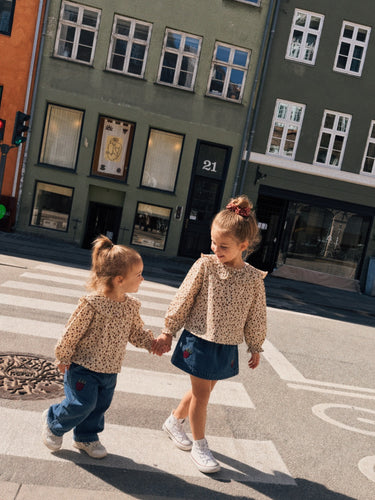 Juliette ruffle shirt ∼ Petit raspberries